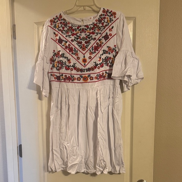 kirundo Dresses & Skirts - Floral Embroidered White Mini Dress